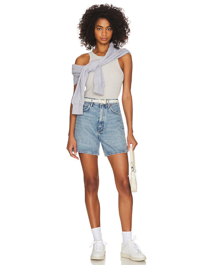 Stella Short in Mode